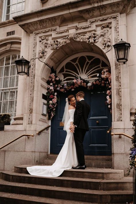 Romantic City Elopement Micro Wedding Ideas In London - Lynn Shapiro Photography Chelsea Old Town Hall UK London City Hall Wedding, Chelsea Old Town Hall, Chelsea Old Town Hall Wedding, Chelsea Town Hall Wedding, Micro Wedding Ideas, Latest Wedding Gowns, Registry Wedding, Town Hall Wedding, City Wedding Photos