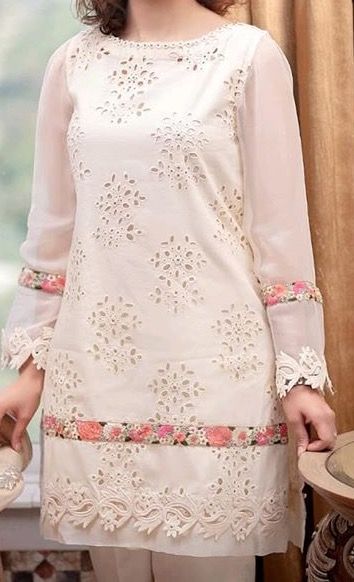 Pakistan Dress, Nikkah Dress, Pakistani Fashion Casual, Pakistani Dresses Casual, Pakistani Fashion Party Wear, Salwar Kamiz, Cotton Kurti Designs, Casual Wear Dress, Kurti Designs Party Wear