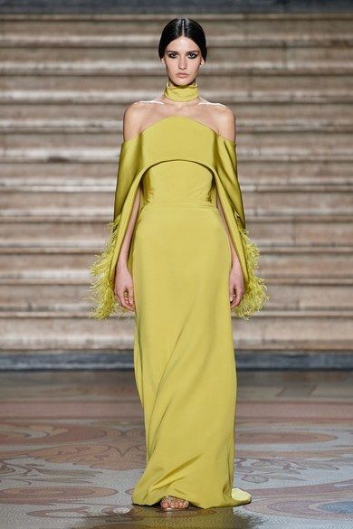 Antonio Grimaldi Spring 2020 Couture collection, runway looks, beauty, models, and reviews. Antonio Grimaldi, 파티 드레스, فستان سهرة, Couture Gowns, Fashion 2020, Vogue Paris, Couture Collection, Couture Dresses, Couture Fashion