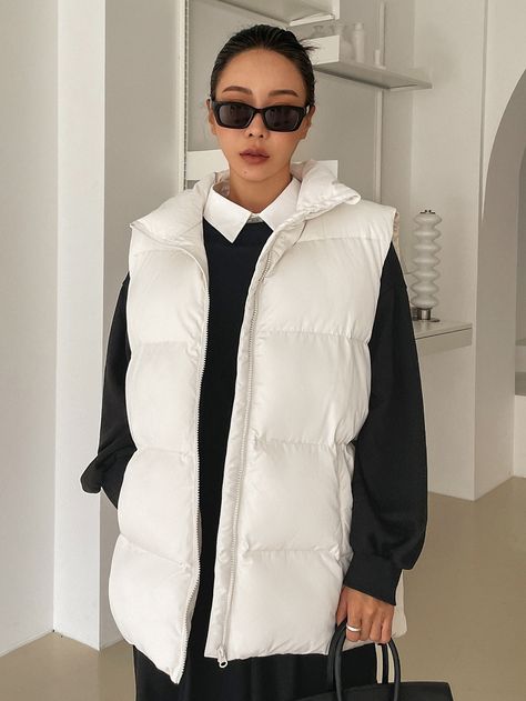 Sleeveless Puffer Jacket Outfit, Puffer Jacket Outfit Women, Vest Puffer, Outerwear Women Winter, Plain Vest, Puffer Jacket Outfit, Jacket Outfit Women, Sleeveless Puffer, Pocket Vest