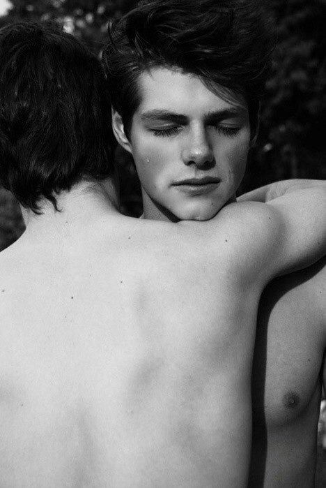 Chiaroscuro, Inspiring Photography, Man Hug, Male To Male, Amor Gay, Cute Gay Couples, Gay Love, Couples In Love, Man In Love