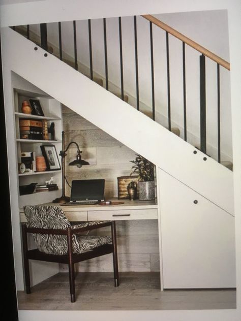 Desk Under Stairs, Office Under Stairs, Under Stairs Nook, Room Under Stairs, Stair Nook, Closet Under Stairs, تحت الدرج, Remodel Basement, Staircase Storage