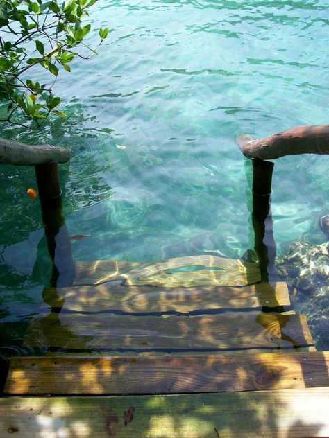 Where all stairs should lead Hint Water, Taman Air, Dream Summer, Fotografi Digital, Lukisan Cat Air, Crystal Blue, Summer Bucket Lists, Crystal Clear Water, Pretty Places