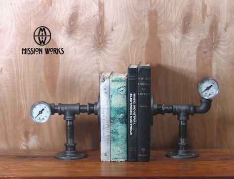 17 Quirky, Cool Bookends To Organize Your Shelves In Style Steampunk Library, Industrial Bookends, Quirky Diy, Diy Bookends, Modern Bookends, Industrial Chic Decor, Steampunk Furniture, Steampunk Gadgets, Aviation Decor