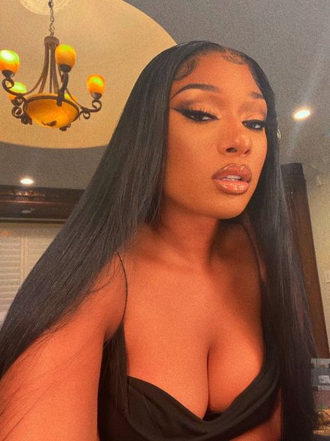 Megan Thee Stallion Brown, Megan Stallion, Birthday Makeup Looks, Birthday Makeup, Black Goddess, Megan Thee Stallion, Glamour Makeup, Female Rappers, Looks Black