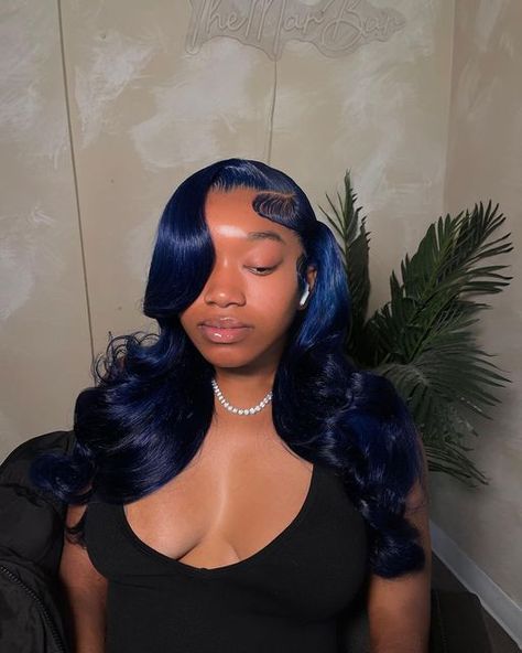 Ashimary Hair | Glueless 360 Invisi-Strap™ Wig on Instagram: "This eatssss😍😍🔥🔥 Ocean blue color is too too pretty💙💙 Cr: mareemdn  👀Hair Info : Ocean blue 13x4 Lace Frontal Wig 22'' Follow US and DM get exact link~😘 ✈5-7days worldwide shipping . . . . . . #ashimaryhair #ashimarywig #ashimaryreviews #beautynolimits #wiginstall #haircolor #coloredwig #bluehair #bodywavehair #wandcurls" Blue Lace Front Wig, Frontal Wig Hairstyles, Lace Fronts, Birthday Hairstyles, Wig Styling, Dyed Hair Inspiration, Pretty Hair Color, Hot Hair Styles, Dope Hairstyles