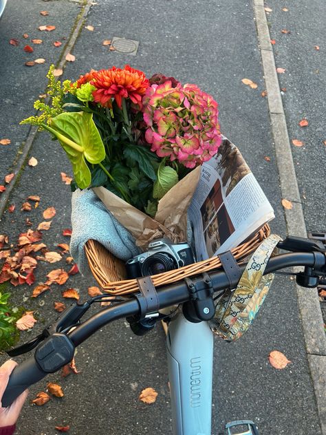 autumn bike ride flowers in basket film camera aesthetic Flowers In Bike Basket, Bike With Basket Aesthetic, Bike Basket Aesthetic, Autumn Flowers Aesthetic, Flower Basket Aesthetic, Riding Bike Aesthetic, Bike Riding Aesthetic, Bike Ride Aesthetic, Film Camera Aesthetic