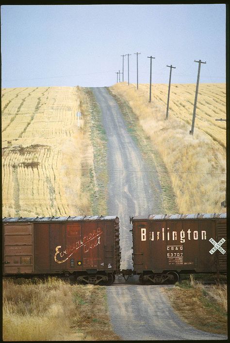 Rock Island Railroad, Road Pics, Railroad Images, Mystery Train, Short Lines, Railroad Art, Scenic Railroads, Railroad History, Burlington Northern