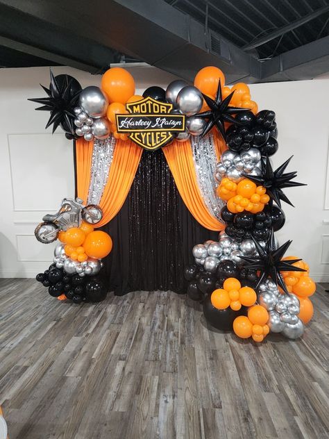 Motorbike Party Decorations, Biker Decoration Ideas, Harley Party Decorations, Motorcycle Birthday Decorations, Harley Davidson Balloon Decor, Biker Party Decorations, Biker Birthday For Men, Harley Davidson Themed Birthday Party, Harley Davidson 1st Birthday Party