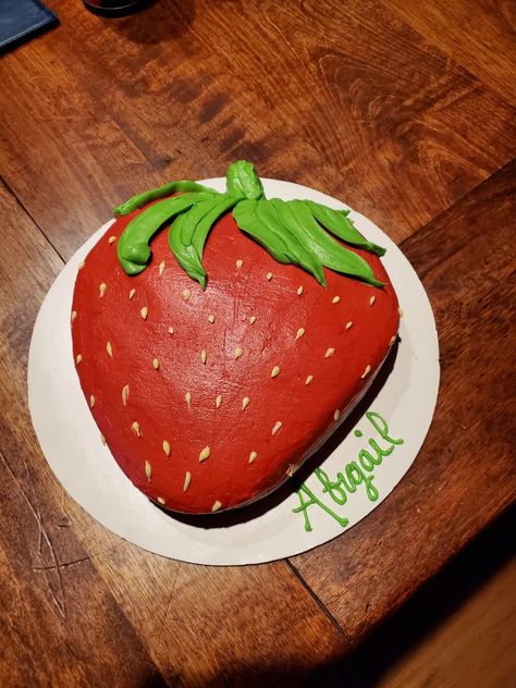 Strawberry shaped cake pic, red strawberry cake Cake That Looks Like A Strawberry, Small Strawberry Smash Cake, Strawberry Decorated Cake Birthday, Strawberry Shaped Birthday Cake, Strawberry Shaped Smash Cake, Strawberry Cake Theme, Strawberry Cake 1st Birthday, Strawberry Cakes Design, Strawberry Shortcake Cake Design