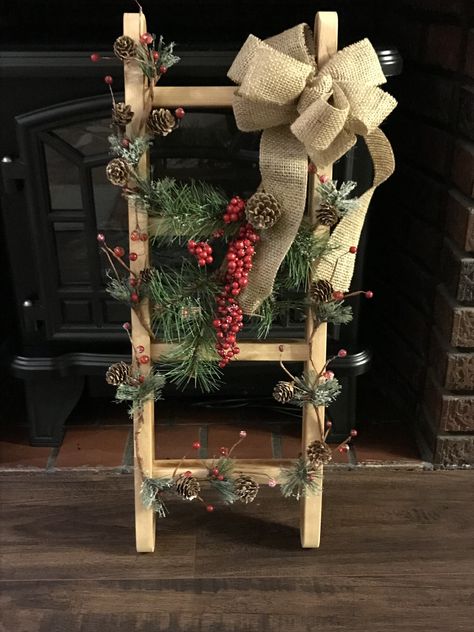 Small Christmas Ladders Ideas, How To Decorate A Small Ladder For Christmas, Wooden Ladders Ideas Decor, Small Ladder Decor Ideas, Ladder Christmas Decor, Christmas Ladders Ideas, Christmas Ladder, Wooden Ladders, Ladder Ideas