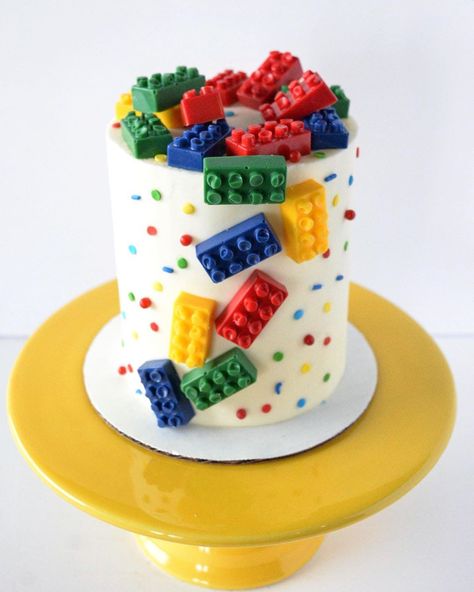 Lego Bday Cake, Lego Cakes For Boys, Lego Torte, Lego Pizza, Lego Themed Cake, Lego Party Decorations, Lego Food, Lego Birthday Cake, Lego Themed Party