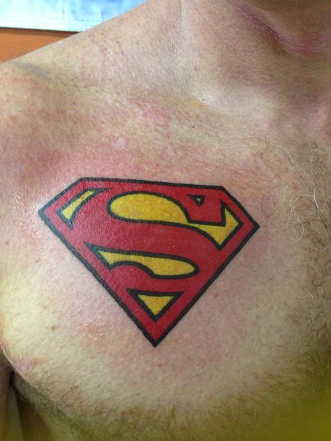 New Superman tattoo by Dusty Miller Super Man Tattoo Design, Superman Chest Tattoo, Superman Symbol Tattoo, Superman Tattoo For Men, Superman Tattoo Ideas, Superman Logo Tattoo, Superman Tattoo, Joker Tattoos, Superman Tattoos