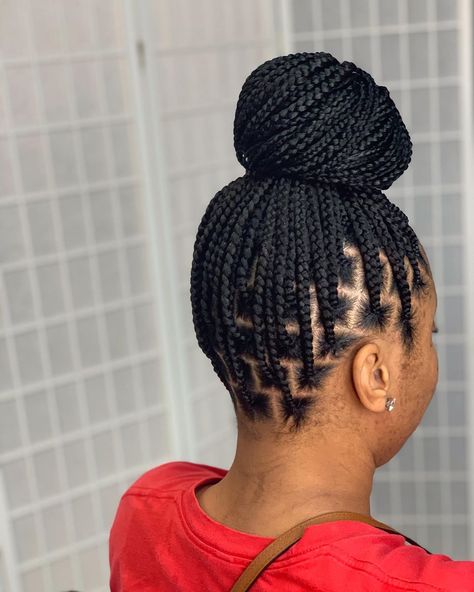 Chounese on Instagram: “Medium knotless 🔥😘🔥😘🔥😘🔥😘😘🔥😘🔥 • • • • • • #browardstylist  #voiceofhair #protectivestyles #blackhairmag #browardbraider #browardbraids…” Medium Single Braids, Knotless Medium, Curly Quick Weave, Single Braids Hairstyles, Medium Knotless, Black Hairstyles With Weave, Braided Hairdo, Curly Weave Hairstyles, Goddess Braids Hairstyles