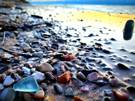 How to find Lake Michigan beach glass Michigan Sea Glass Beaches, Rock Identification Pictures, Lake Michigan Stones, Michigan City Indiana, Lake Michigan Beach, Beach Things, Lake Michigan Beaches, Eastern Michigan, Benton Harbor