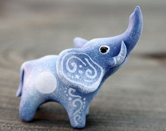 Polymer Clay Elephant, Elephant Pottery, Totem Sculpture, Sculpture Polymer Clay, Polymer Clay Painting, Mini Clay, Casting Resin, Elephant Sculpture, Animal Totem