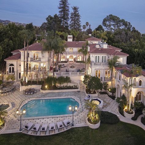 Lux House, Beautiful Mansions, Bel Air Mansion, Millionaire Homes, Dream Mansion, Mega Mansions, St Pierre, Mansions Luxury, House Things