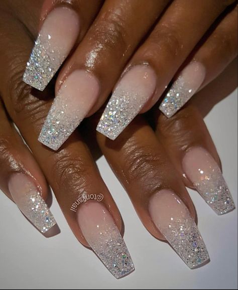 Nails Looks, Glitter Tip Nails, Modern Nail Art, Glitter Nails Acrylic, Modern Nails, White Nail Art, White Nail Designs, Beautiful Nail Designs, Toe Nail Art