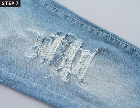 How to Distress Your Jeans in 8 Easy Steps Distressed Clothes, Diy Distressed Jeans, Distressing Jeans, Clothing Refashion, Jean Designs, Jean Diy, Flared Denim Jeans, Diy Ripped Jeans, Distress Jeans