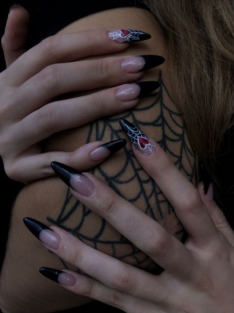 Goth Autumn Nails, Goth Oval Nails, Satanic Nails Designs, Gothic French Nails, Emo French Tip Nails, Emo Summer Nails, Alt Nail Inspo Almond, Almond Nails Designs Dark, Fall Goth Nails