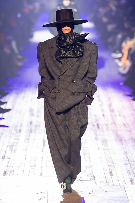 marc jacobs, fall 2018 fashion week, 80s power dressing trend Zoot Suit, Marc Jacobs Dress, Power Dressing, Mode Chic, 1980s Fashion, 2018 Fashion, Mode Inspiration, 80s Fashion, Costume Design