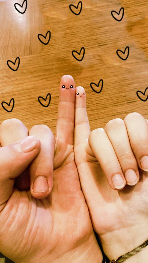 Couple Finger Pose, Couples Emoji, Finger Cartoon, Couple Photo Ideas, Bff Poses, Pinky Finger, Instagram Couples, Hand Doodles, Couple Hands