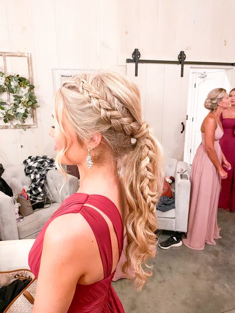 Bridesmaid Hairdo, Bridesmaid Hair Ponytail, Prom Hair Up, Bridesmaid Hair Inspo, Bridemaids Hairstyles, Cute Prom Hairstyles, Formal Hairstyles For Long Hair, Simple Prom Hair, Bridesmaid Hair Makeup