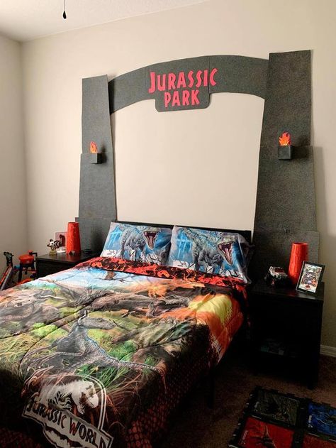 At Home Imagineering: Jurassic Park Bedroom Jurassic Park Themed Bedroom, Jurassic Park Bedroom, Jurassic Bedroom, Dinosaur Theme Bedroom, Boys Dinosaur Bedroom, Dino Room, Dinosaur Boys Room, Dinosaur Kids Room, Dinosaur Room Decor