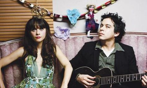 She and Him She And Him, Catchy Songs, Zooey Deschanel Style, 500 Days Of Summer, Band Photography, Paper Chains, Girls Girl, Beautiful Music, Zooey Deschanel