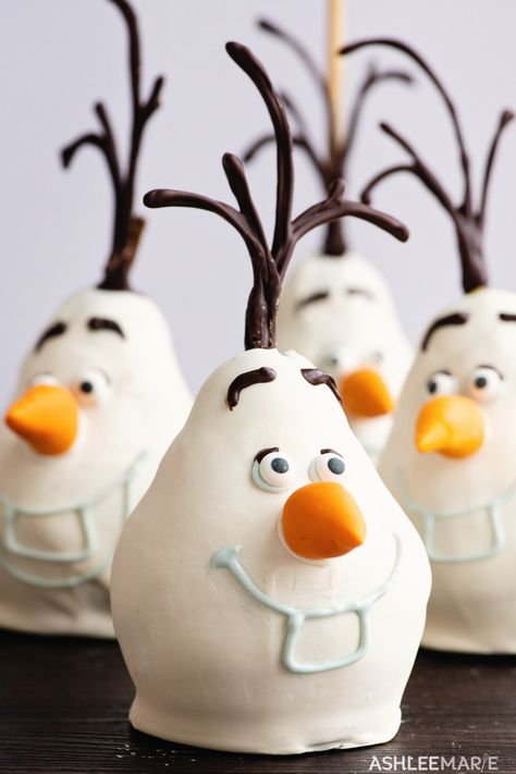 Chocolate Covered Pears, Frozen Party Food, Caramel Pears, Anna Und Elsa, Elsa Cakes, Lemon Scones, Disney Frozen Birthday, Frozen Birthday Cake, Frozen Olaf