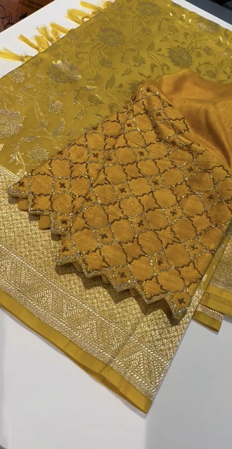 Maggam Work On Border Blouse, Saree Maggam Work Designs, Yellow Blouse Maggam Work, Sleeve Aari Work, Yellow Blouse Designs, Mirror Work Blouse Design, Latest Bridal Blouse Designs, Gold Work Embroidery, Latest Blouse Designs Pattern