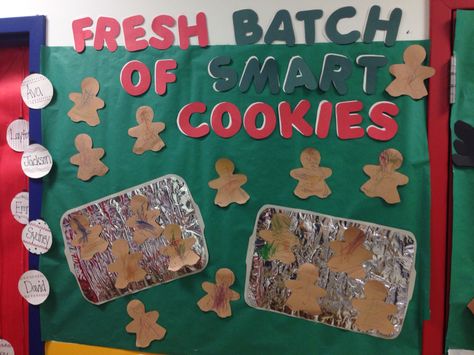 Winter Bulletin Board Ideas, December Bulletin Boards, School Library Bulletin Boards, Winter Bulletin Board, Kindergarten Bulletin Boards, Holiday Bulletin Boards, Christmas Bulletin Boards, Smart Cookies, January Bulletin Boards