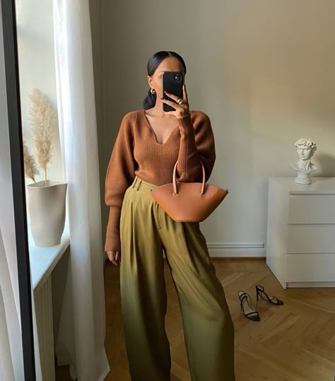 8 Expensive-Looking Colour Combinations You Have to Try | Who What Wear UK Networking Event Outfit, Corporate Attire Women, Event Outfit Ideas, Office Fits, Fall Outfits 2023, Business Attire Women, Corporate Attire, Earthy Outfits, Stylish Work Attire