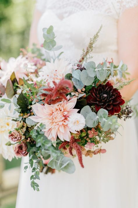 Burgundy Dahlia, Dahlias Wedding, Wedding Flower Guide, Rustic Garden Wedding, Dahlia Bouquet, Blush Wedding Flowers, Refined Wedding, Wedding Flowers Summer, Fall Wedding Bouquets