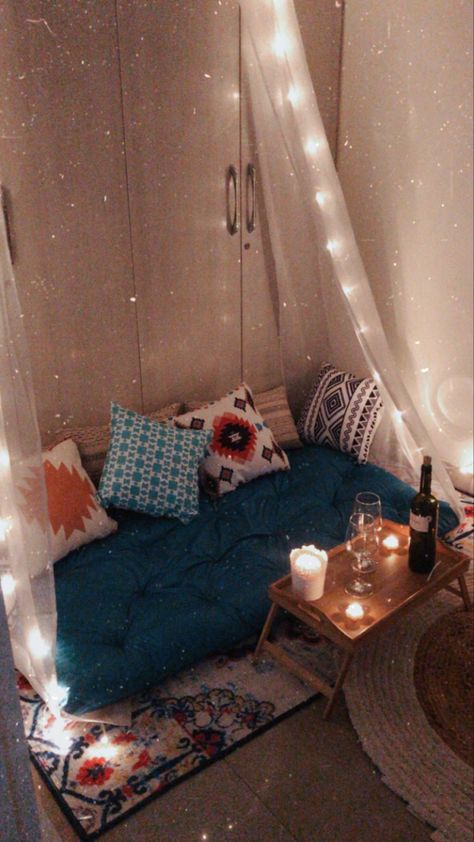 Balcony Date Night Ideas Romantic, Simple Birthday Dinner Ideas At Home, Indoor Dinner Date Ideas, Balcony Date Night Ideas, Aesthetic Birthday Decor At Home, Date Night Decorations At Home, Date Night At Home Decor, Couple Date Ideas At Home, Indoor Date Night Ideas Romantic