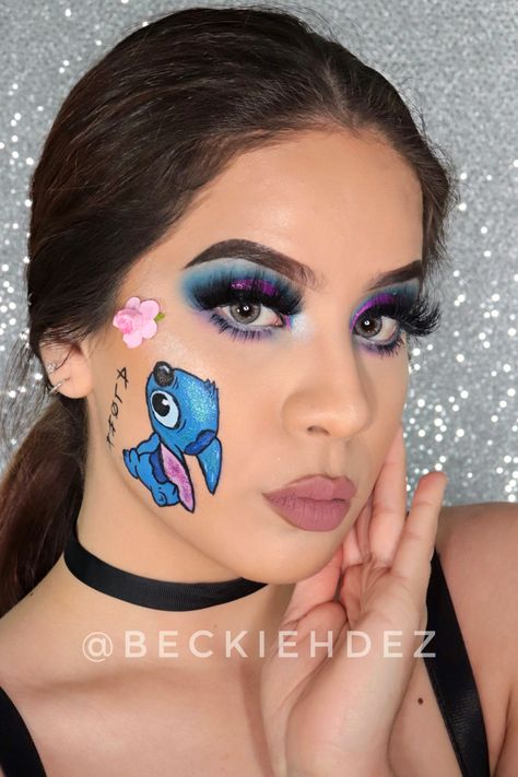 #makeup #stitch #maquillaje #mua #trendymakeup #makeupideas Lilo And Stitch Makeup Looks, Disney Make Up Looks, Stitch Makeup Ideas, Stitch Inspired Makeup, Stitch Halloween Makeup, Stitch Makeup Look, Stitch Make Up, Stitch Makeup Disney, Lilo And Stitch Makeup