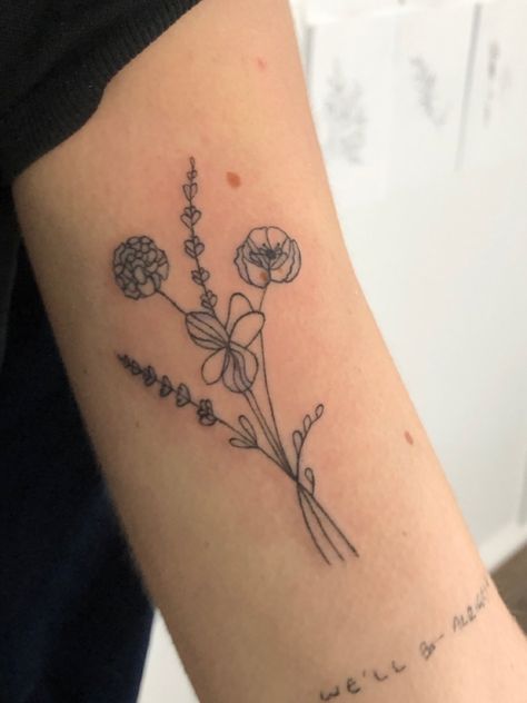 Mother Daughter Tattoos Arm, Mom And Daughter Tattoos Matching Flower, Flower Mom And Daughter Tattoos, Mom Daughter Grandma Tattoo, Mother 3 Daughter Tattoos, Dauther And Mother Tattoo, Matching Mother Daughter Tattoos Flowers, Grandma Mom And Daughter Tattoo, Mother 2 Daughters Tattoos