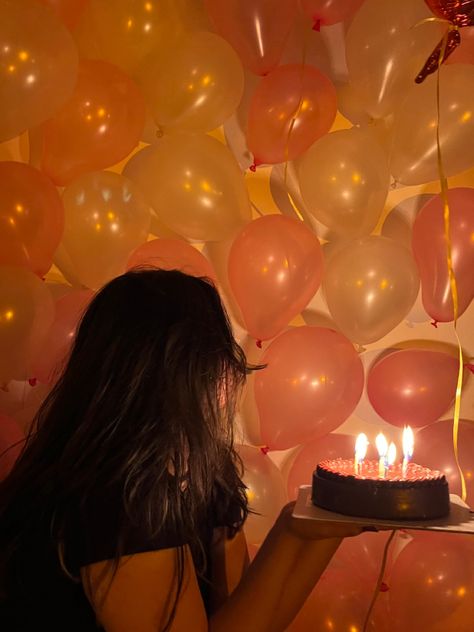 Aesthetic picture on birthday ✨🪩🌷 #aesthetic #birthday Faceless Birthday Photo, Birthday Asthetic Picture, 23 Birthday Aesthetic, Birthday Pics Ideas, Easy Photography Ideas, Birthday Aesthetic, Aesthetic Birthday, Birthday Cake Pictures, Cute Birthday Pictures