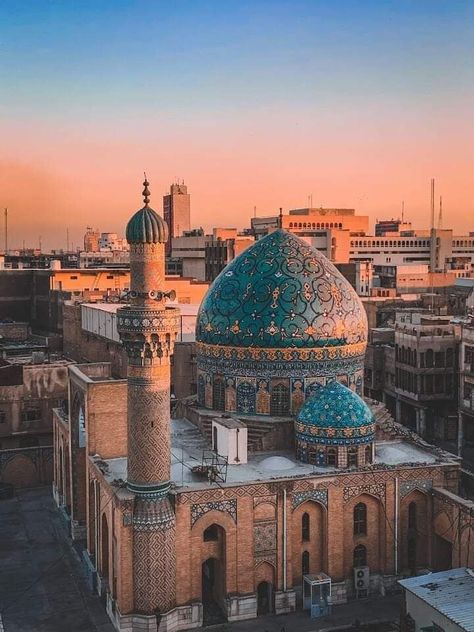 Iraq Beautiful Places, Baghdad Iraq Aesthetic, Baghdad Sharif Dargah, Iraq Landscape, Baghdad Aesthetic, Baghdad Architecture, Iraq Mosque, Iraq Wallpapers, Baghdad Sharif