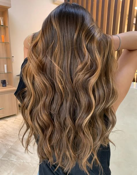 Medium Balayage Hair, Highlights Brown Hair Balayage, Light Brunette Hair, Balayage Hair Caramel, Balayage Ideas, Brown Wavy Hair, Highlights Curly Hair, Brown Hair Inspo, Brunette Hair With Highlights