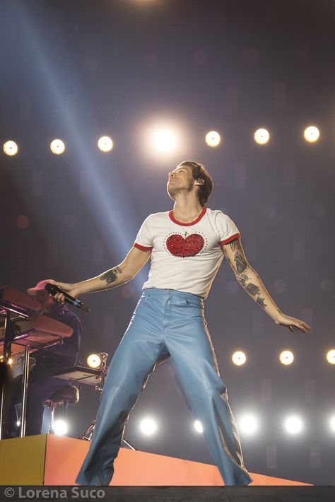 Harry Styles Casual, Harry Styles Outfits Concert, Harry Styles Outfits Inspiration Concert, Harry Styles Tour Outfits, Harry Styles Street Style, Harry Styles Outfits Inspiration, Harry Styles Fits, Harry Styles Inspired Outfits, Harry Styles Concert Outfits