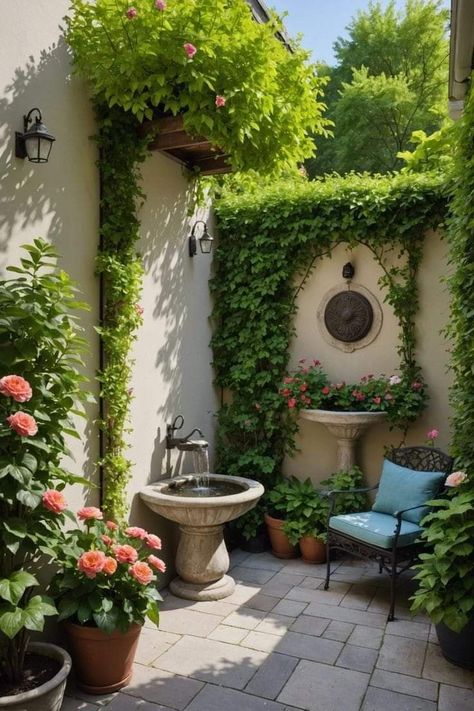 Tiny Yard Garden, Townhouse Courtyard Ideas, Ideas Jardines Pequeños, New Orleans Courtyard Ideas, Tiny Patio Ideas, Tiny Courtyard Garden, Tiny Backyard Ideas, Patio Ideas Townhouse, Italian Patio