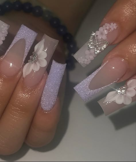 Acrylic Nails Lavender Design, Purple Acrylic Nails For Quince, Acrylic Nails Purple Lavender Butterfly, Quince Nails Purple And Gold, Light Purple Long Nails, Purple 15 Nails, Iredesant Pearl Nails, Light Purple Quinceanera Nails, Lilac Nails French Tips