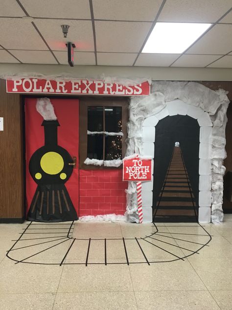 Classroom Door Competition, Classroom Decorated For Christmas, Christmas Decorated Classrooms, Christmas Decorating Door Contest, School Gym Christmas Decorations, Christmas Decor School Hallway, Christmas Door Ideas School, Office Christmas Decorations Door, Fun Christmas Door Decorations