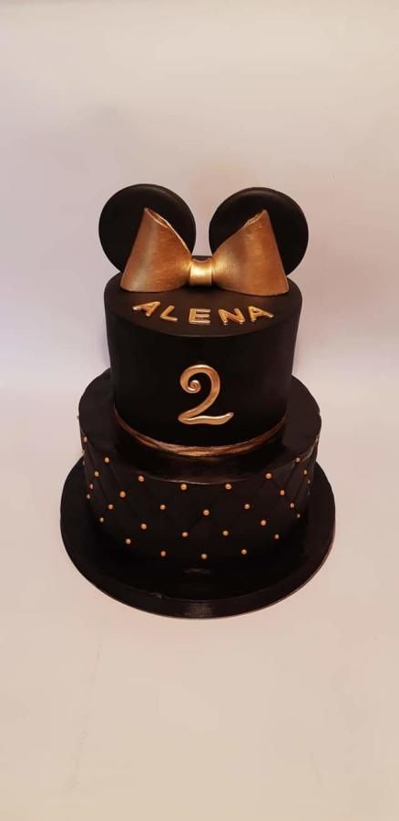 Black golden cake by Zerina Black And Gold Cake, Deco Cake, Photoshoot Boy, Golden Cake, Nutella Cake, Baby Photoshoot Boy, Simple Birthday Cake, Baby Birthday Cakes, Gold Cake