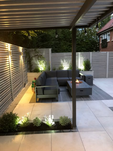 Our EM Orta paving is stunning and creates a contemporary garden space. Thank you to Autumn Landscapes for sharing their latest work with us. Backyard Concrete, Porcelain Patio, Garden Redesign, Back Garden Landscaping, Ikea Garden, Outdoor Tile Patio, Garden Sitting Areas, Extension Plans, Promise Land