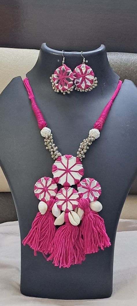 Mirror Work Jewellery Handmade, Navratri Necklace Handmade, Cloth Jewellery Handmade, Navratri Jewellery Handmade, Mirror Work Jewellery, Fabric Jewelry Handmade, Navratri Dandiya, Diy Earrings Materials, Work Earrings