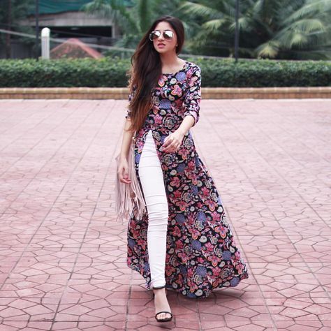 4,678 Likes, 91 Comments - Aashna Shroff | TheSnobJournal (@aashnashroff) on Instagram: “Strutting it out in this @missa_more_clothing top! (Jeans and bag from @hm, shoes from @forever21,…” Long Kurti Design, Hm Shoes, Slit Kurti, Punjabi Suit Design, डिजाइनर कपड़े, Long Kurti, Long Kurti Designs, Top Jeans, Salwar Kamiz