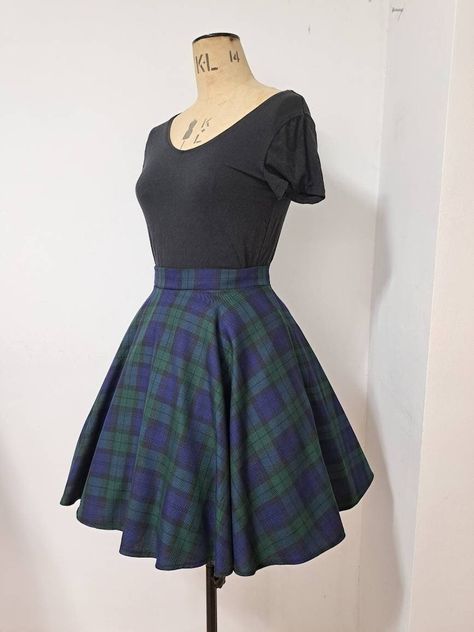 Skirt And Garter Outfit, Garter Outfit, Short Academia, Scottish Skirt, Blackwatch Tartan, Skirt Ootd, Skirt Circle, Tulle Petticoat, High Waist Skirts