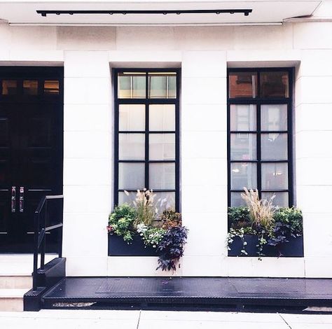 ❝ɪ ᴡɪsʜ ɪ ᴡᴀs ʙᴇsɪᴅᴇ ʏᴏᴜ❞ Black Window Frames, Modern Entrance, Black Windows, Modern Windows, Windows Exterior, White Brick, Window Boxes, Brick Building, Window Frames